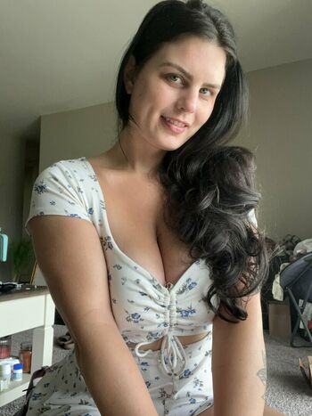 Nicole Lynn