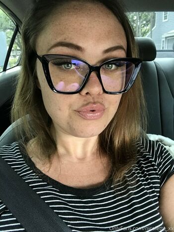 nicolette_xx