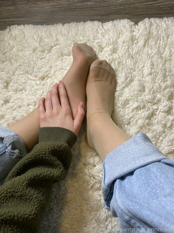 pantyhose_princess99