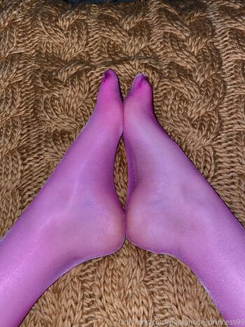pantyhose_princess99