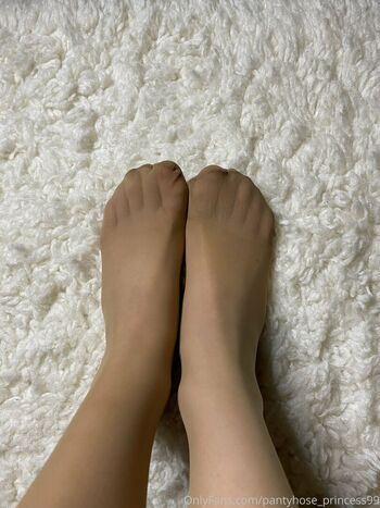 pantyhose_princess99