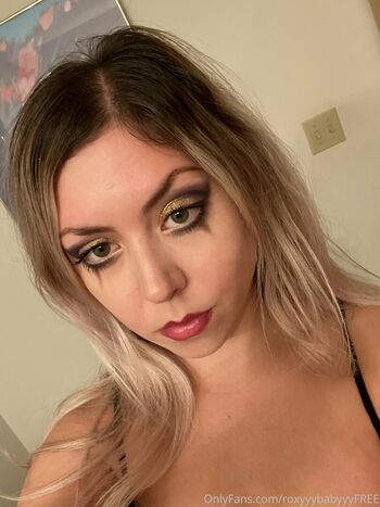 roxyyybabyyyfree