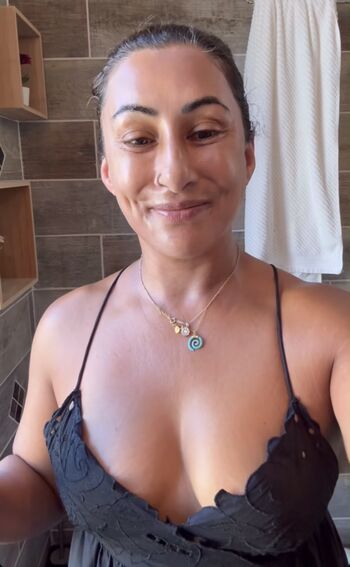 Saira Khan