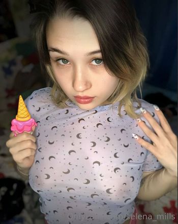 selena_mills