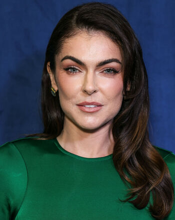 Serinda Swan