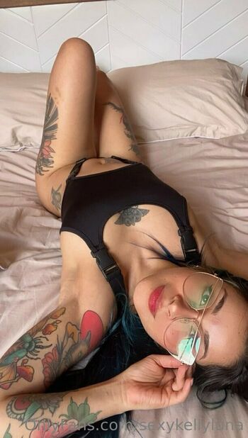 sexykellyluna