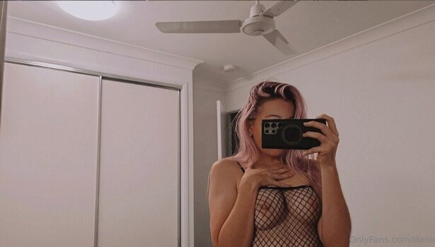 Shine_Chanel