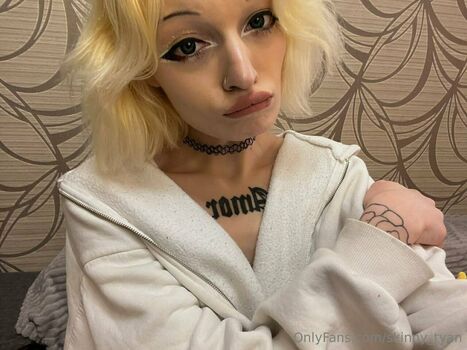 skinny_tyan