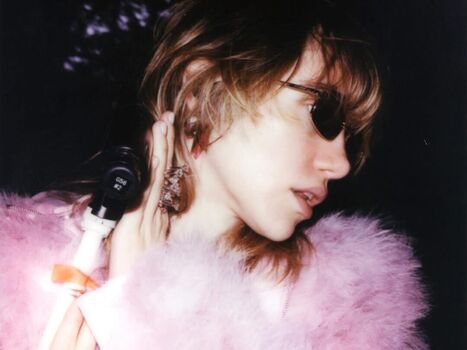 Suki Waterhouse