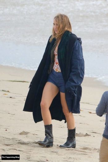 Suki Waterhouse