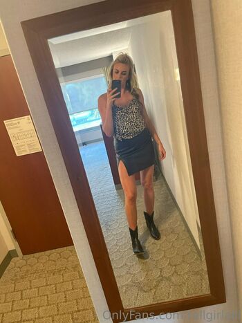 tallgirlalli