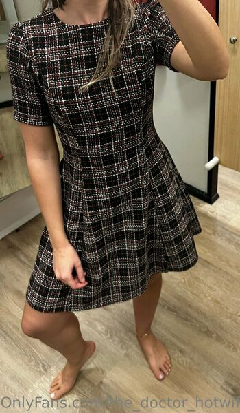 the_doctor_hotwife