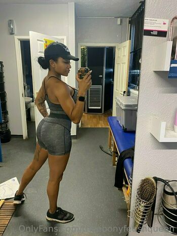 theebonyfetishqueen