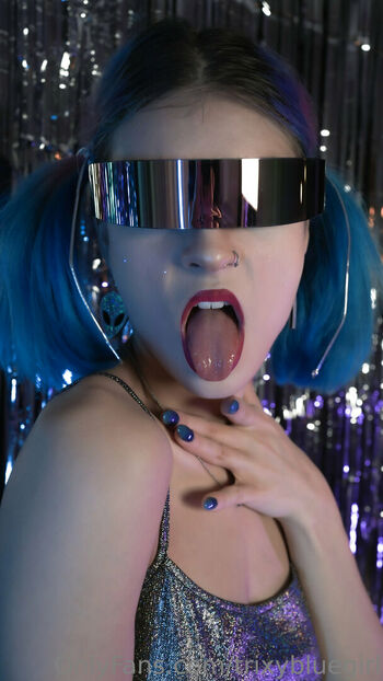 trixybluegirl