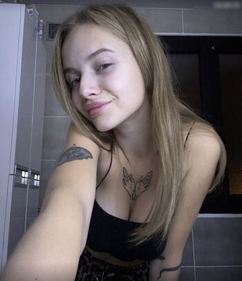 Valerie Flor