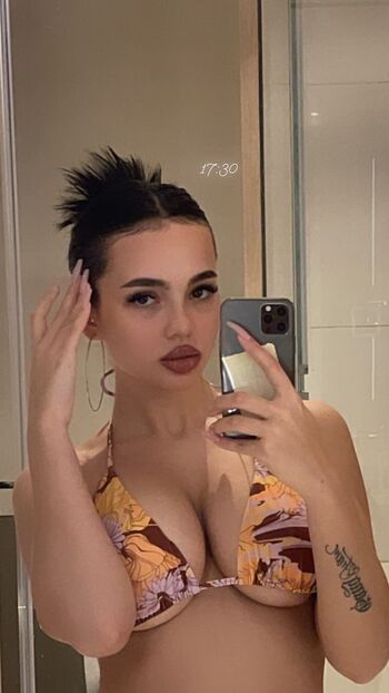 Valya Karnaval