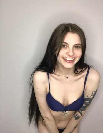 victoria_hampton