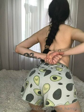 victoria_hampton