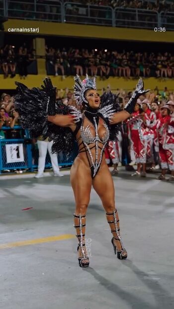 Viviane Araujo
