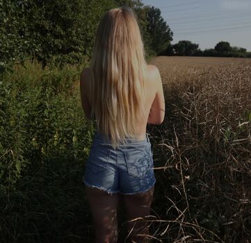 Vivien_esc