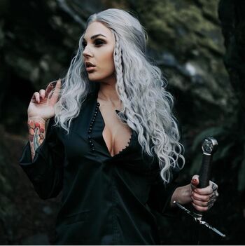 WatchGirlsPlay
