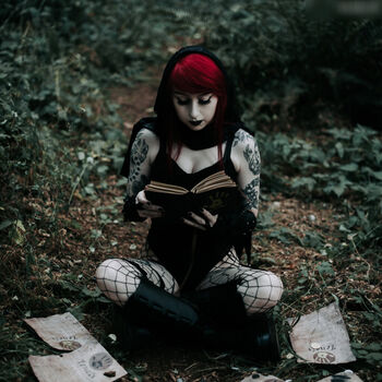 WatchGirlsPlay