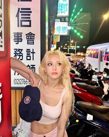 WomenK-pop