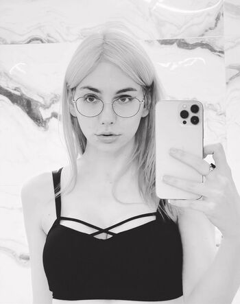 Zheanna Erose