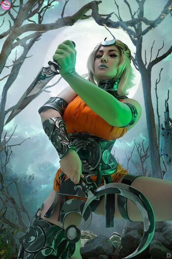 Zoe Volf Cosplay