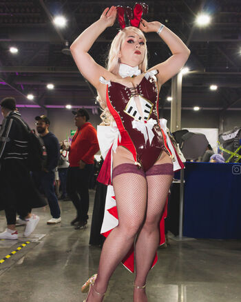 Zoe Volf Cosplay
